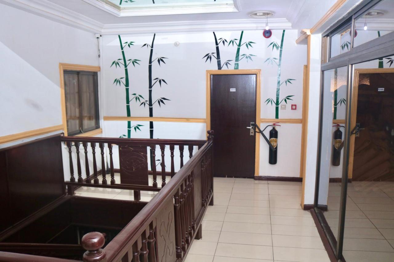 Airport Side Hotel Accra Buitenkant foto