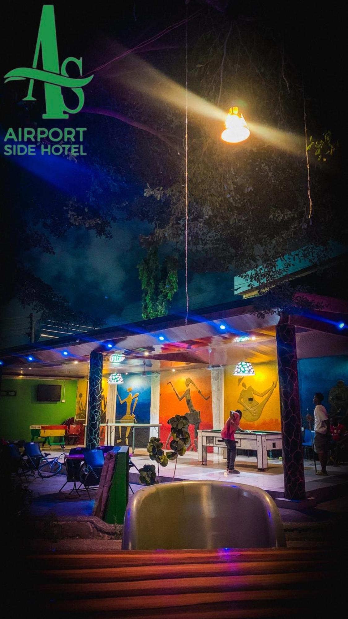 Airport Side Hotel Accra Buitenkant foto