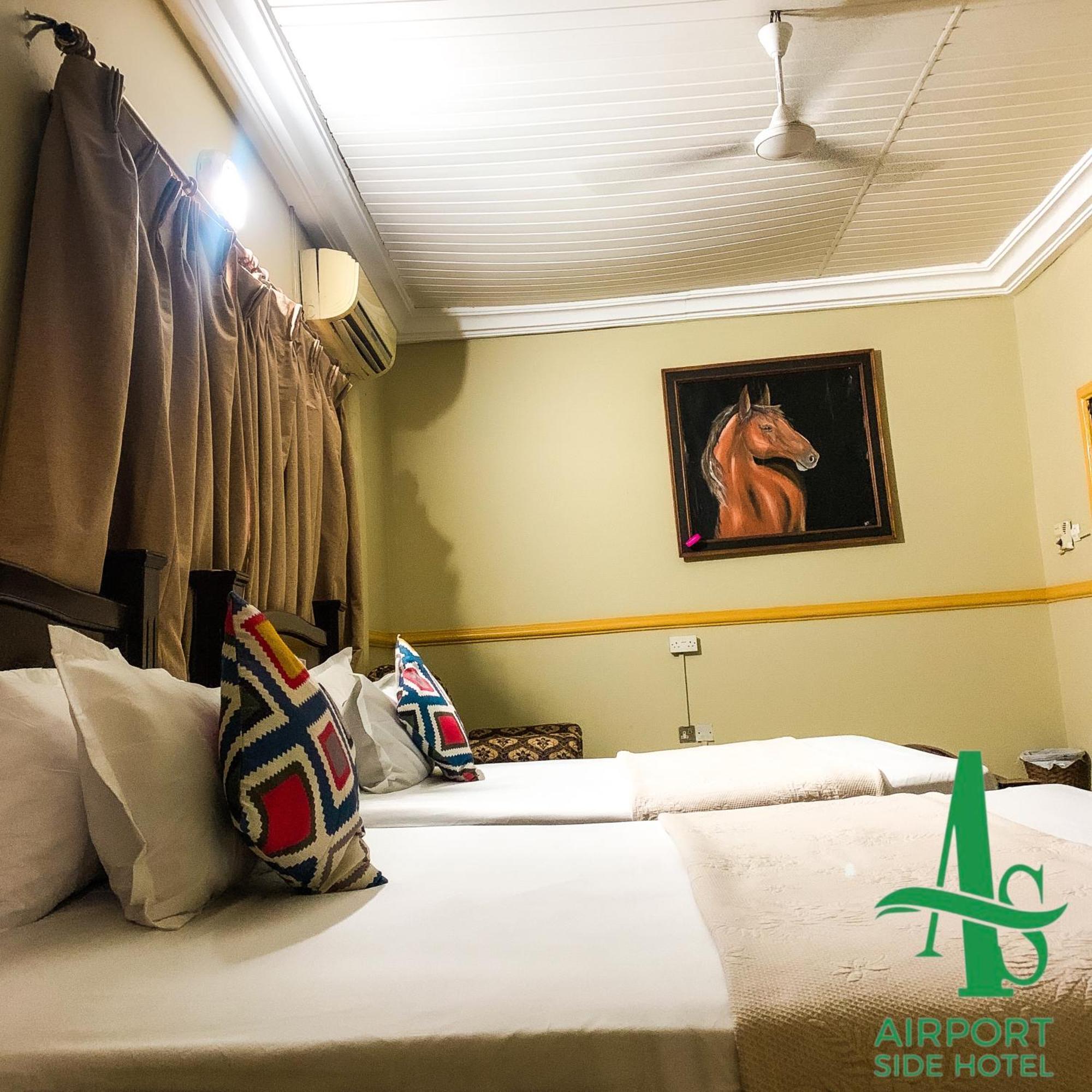 Airport Side Hotel Accra Buitenkant foto
